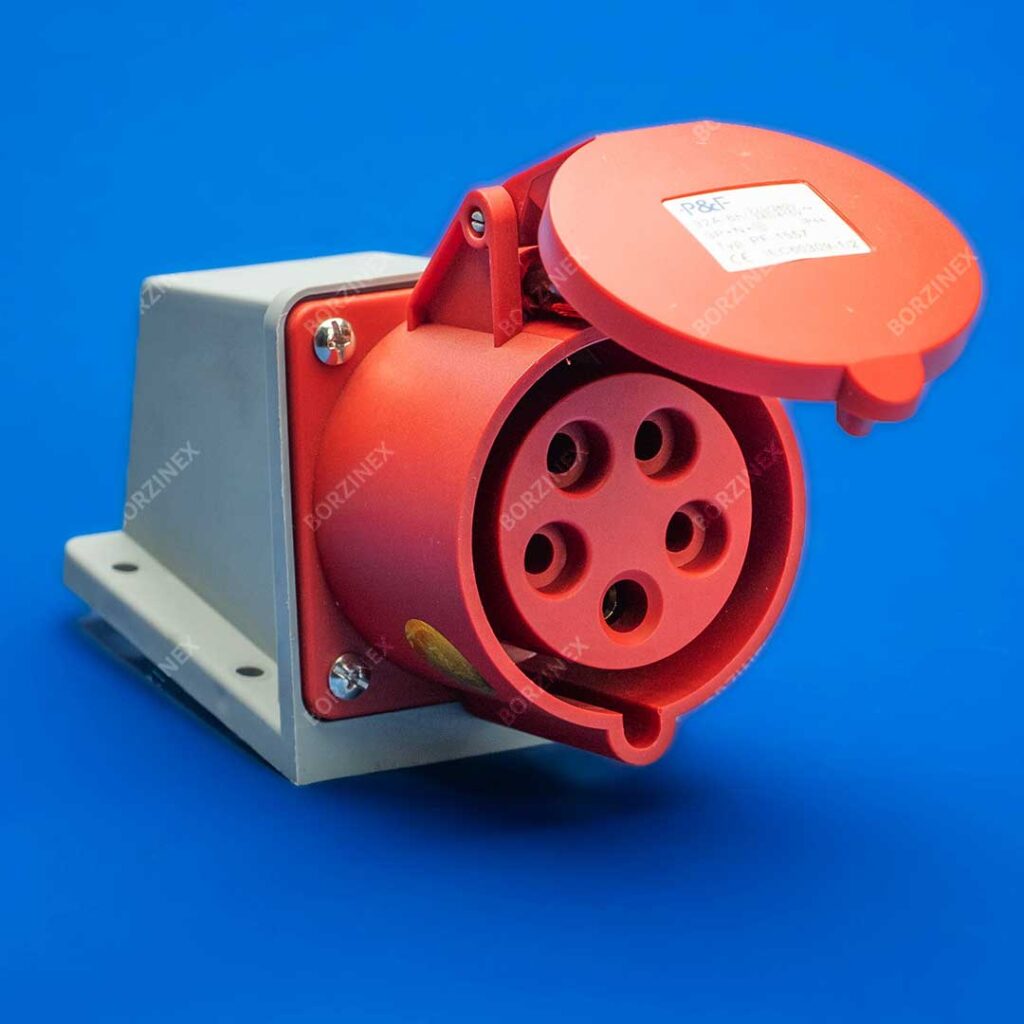 مادگی دیواری روکار صنعتی ۳۲ آمپر ۵ پین سه فاز مدل PF-1557 برند P&F رنگ قرمز
